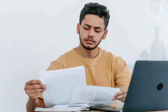 Assistant administratif et financier dans le Non-Marchand&nbsp;: cette fonction est-elle faite pour moi ?