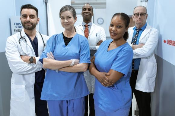 La force du travail en équipe dans le secteur de la santé et du social