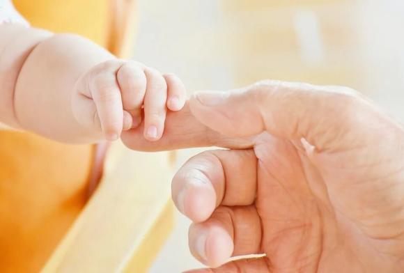 Troubles de la relation chez les bébés : les professionnels de la petite enfance sont invités à participer à l'enquête