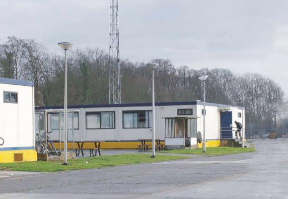 700 demandeurs d'asile dans des containers