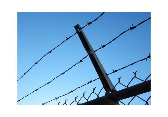 Faut-il stopper le projet de méga-prison à Haren?