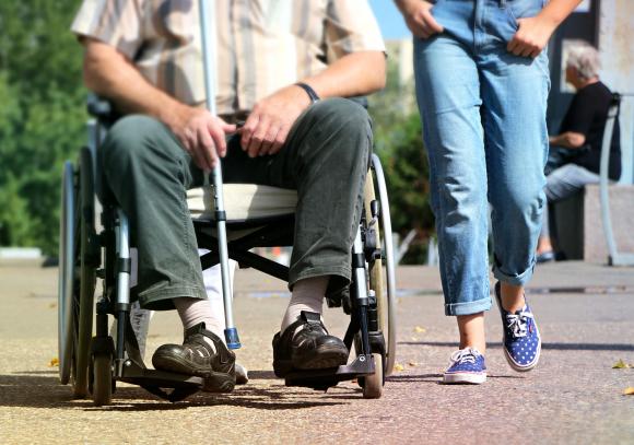 Loi sur l'allocation pour personnes handicapées : anticonstitutionnelle selon les associations
