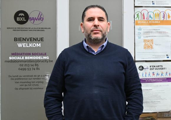 Portrait d'un éducateur&nbsp;: Mostapha, le conseiller et confident des jeunes des Marolles
